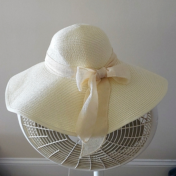 Accessories - Floppy Sun hat
